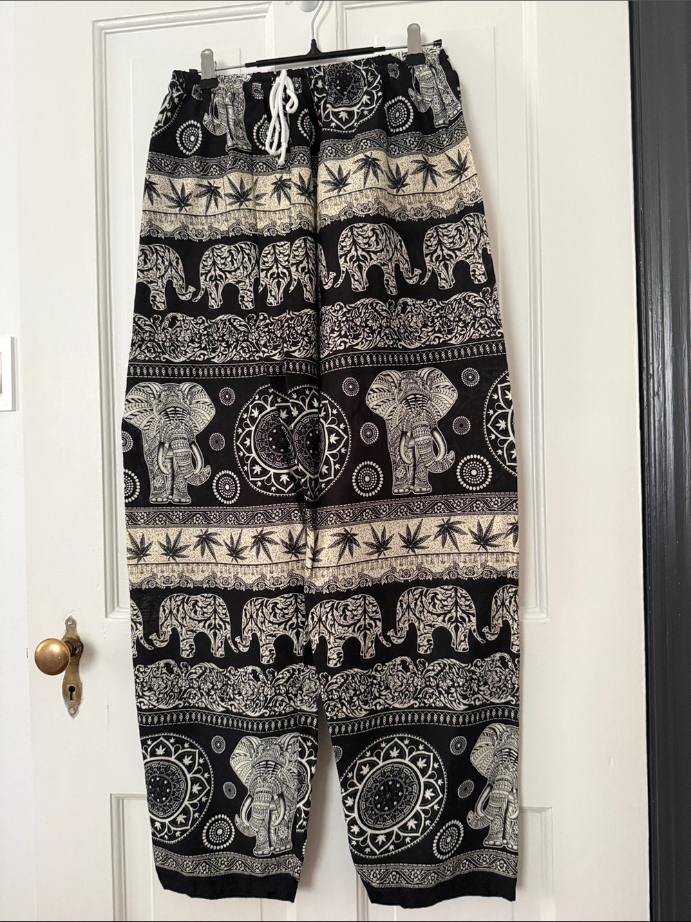 Black & Cream Elephant Print Lounge Pants